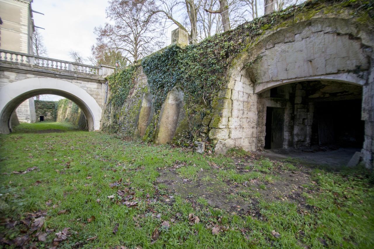 Chateau De Jalesnes Vernantes ภายนอก รูปภาพ